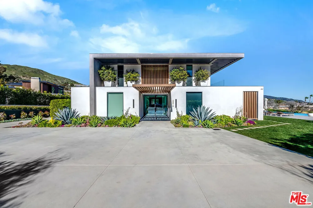 23919 Malibu Road Malibu, CA 90265