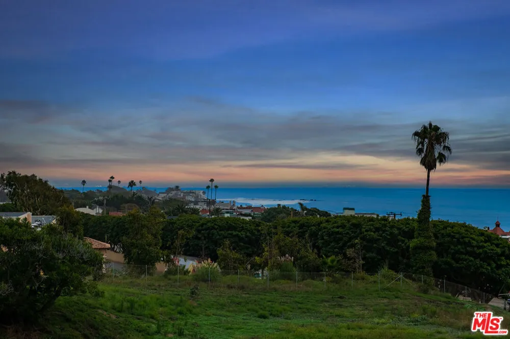 23919 Malibu Road Malibu, CA 90265