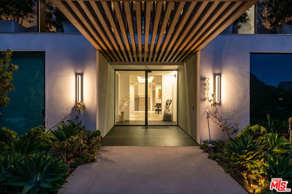 23919 Malibu Road Malibu, CA 90265