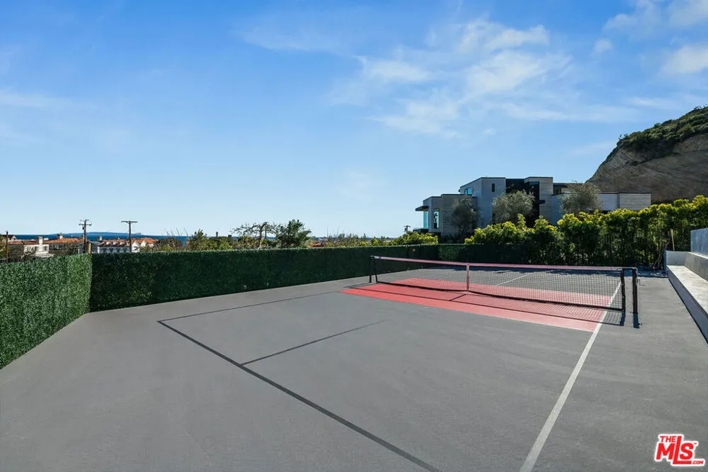 23919 Malibu Road Malibu, CA 90265