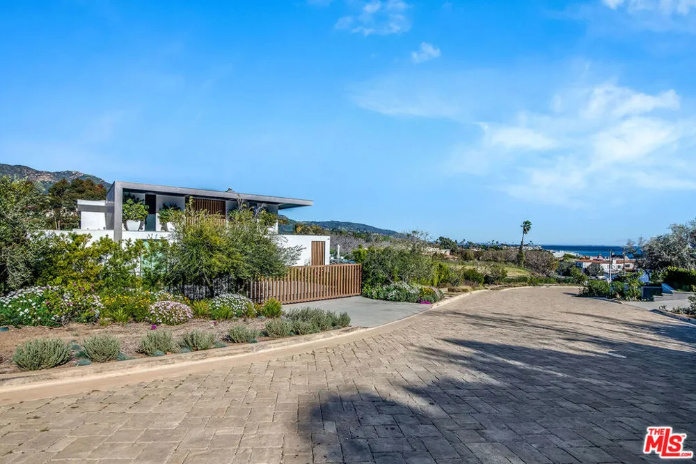 23919 Malibu Road Malibu, CA 90265