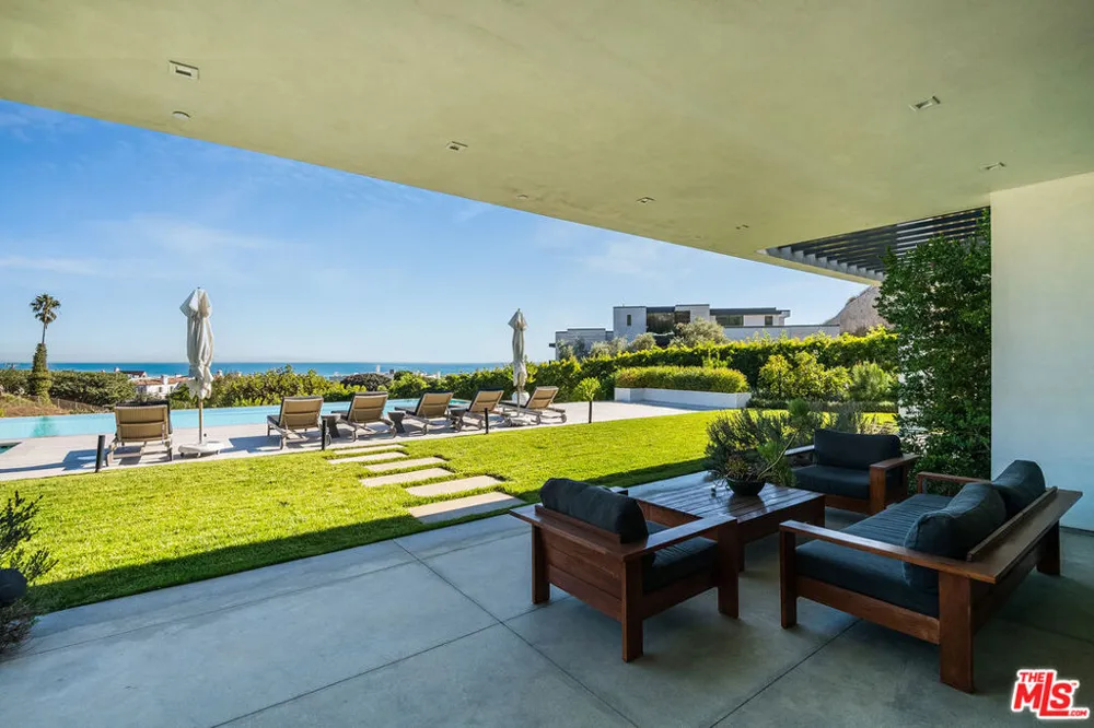 23919 Malibu Road Malibu, CA 90265