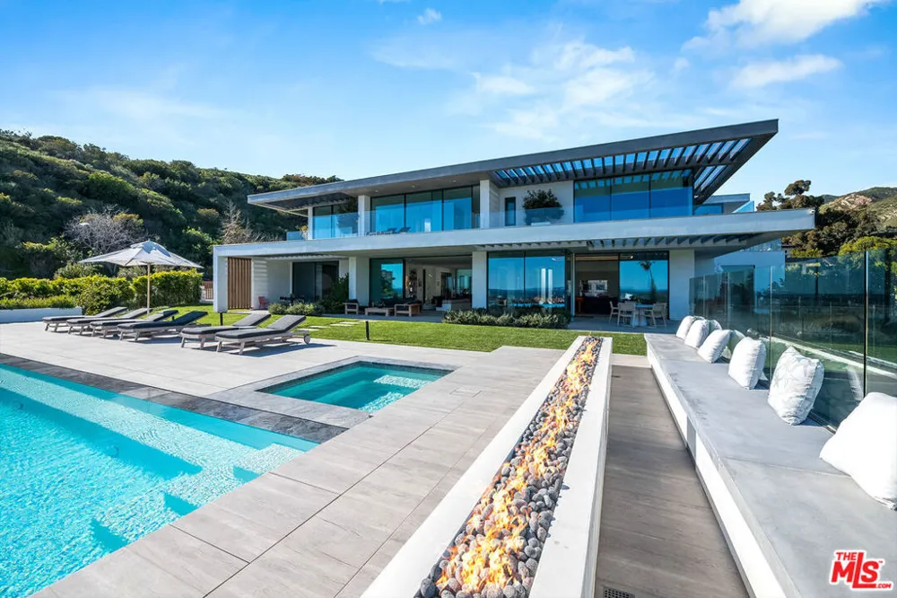23919 Malibu Road Malibu, CA 90265