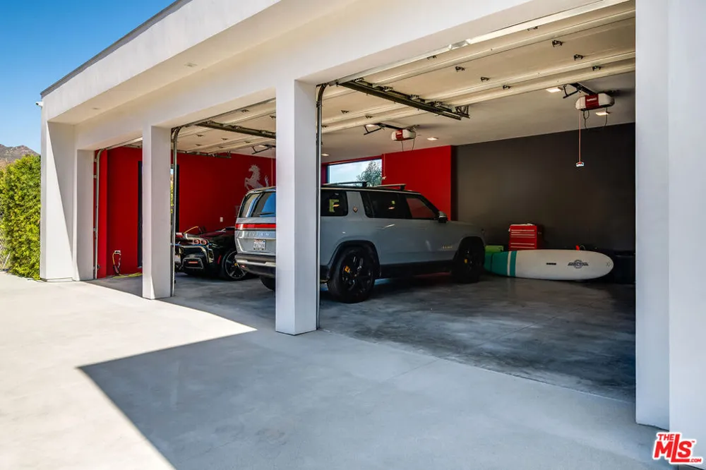 23919 Malibu Road Malibu, CA 90265