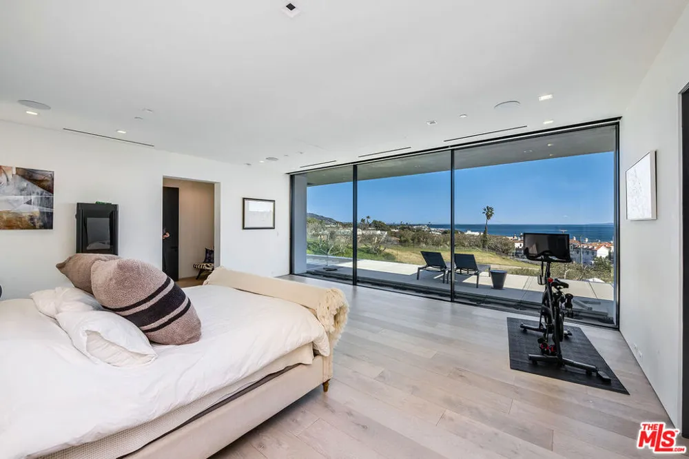 23919 Malibu Road Malibu, CA 90265