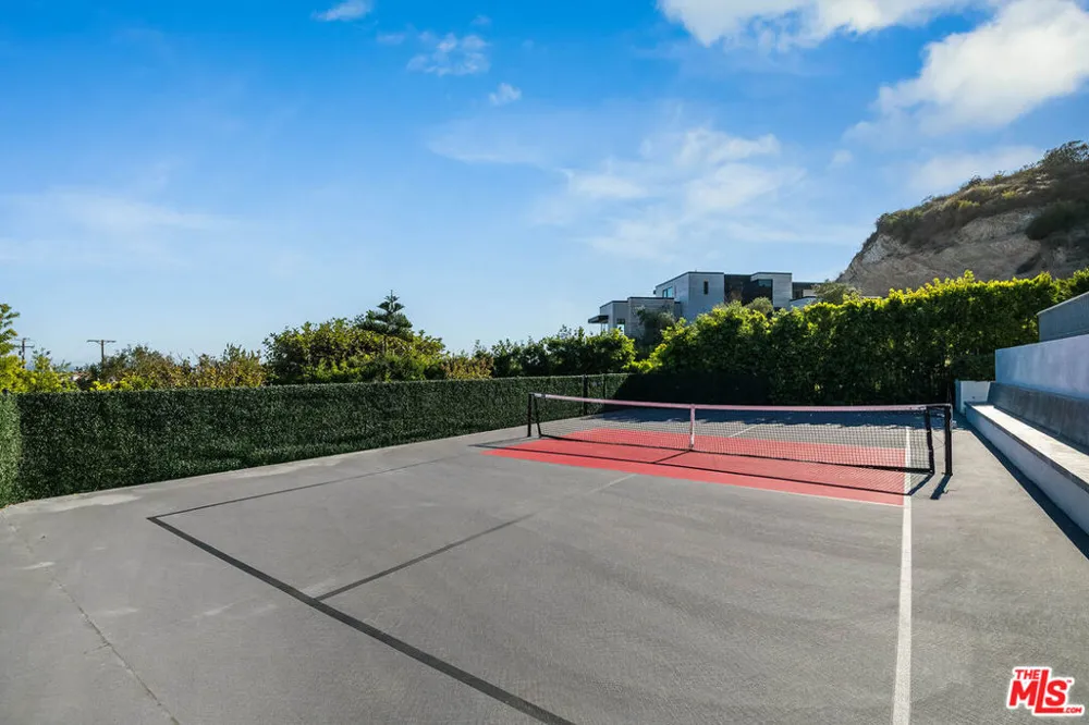 23919 Malibu Road Malibu, CA 90265