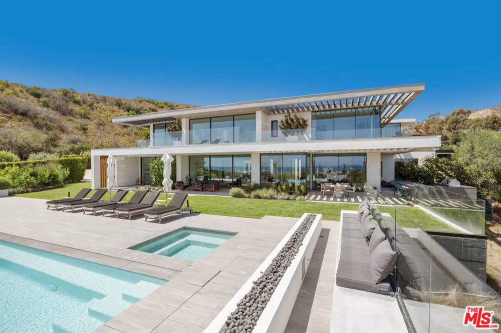 23919 Malibu Road Malibu, CA 90265