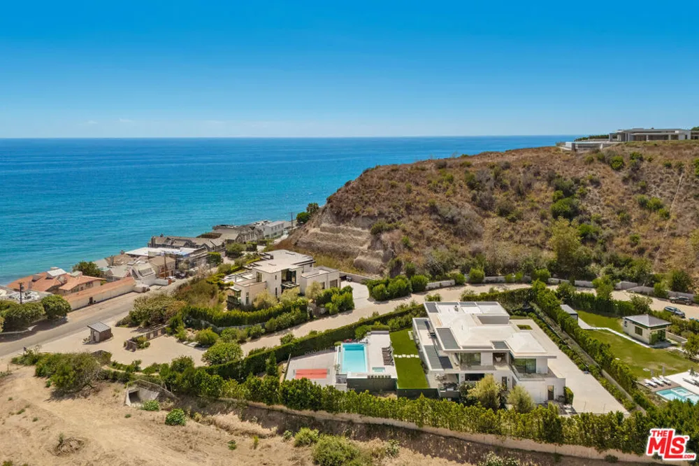 23919 Malibu Road Malibu, CA 90265