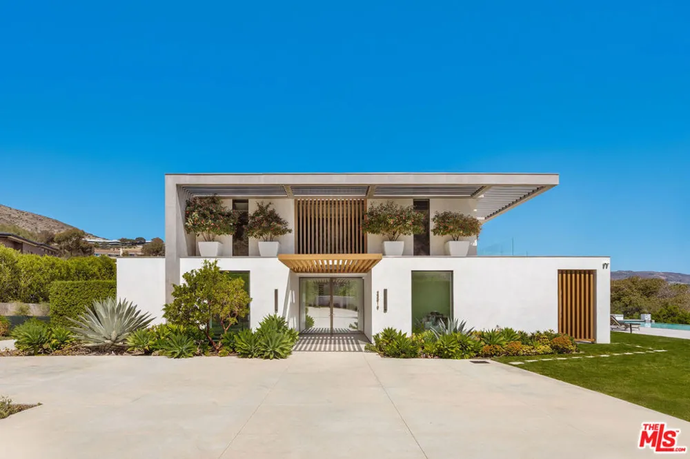 23919 Malibu Road Malibu, CA 90265