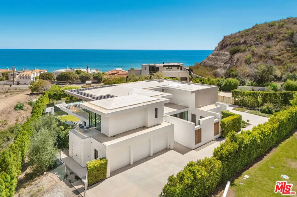 23919 Malibu Road Malibu, CA 90265