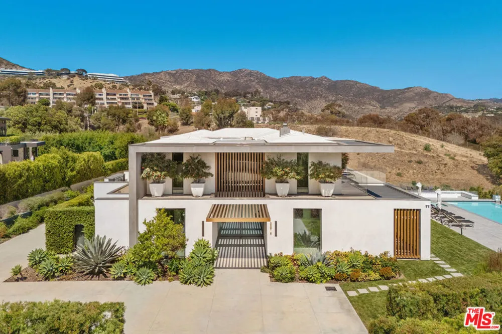 23919 Malibu Road Malibu, CA 90265