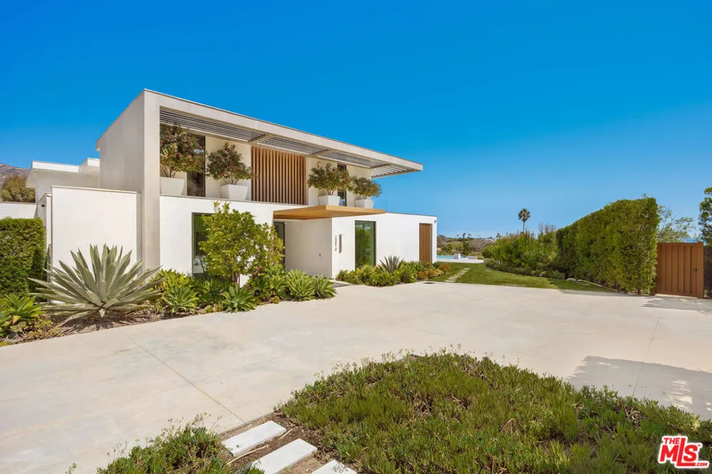 23919 Malibu Road Malibu, CA 90265