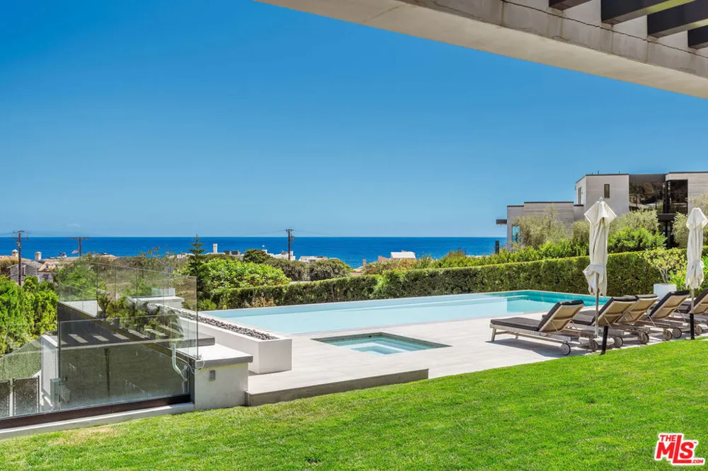 23919 Malibu Road Malibu, CA 90265