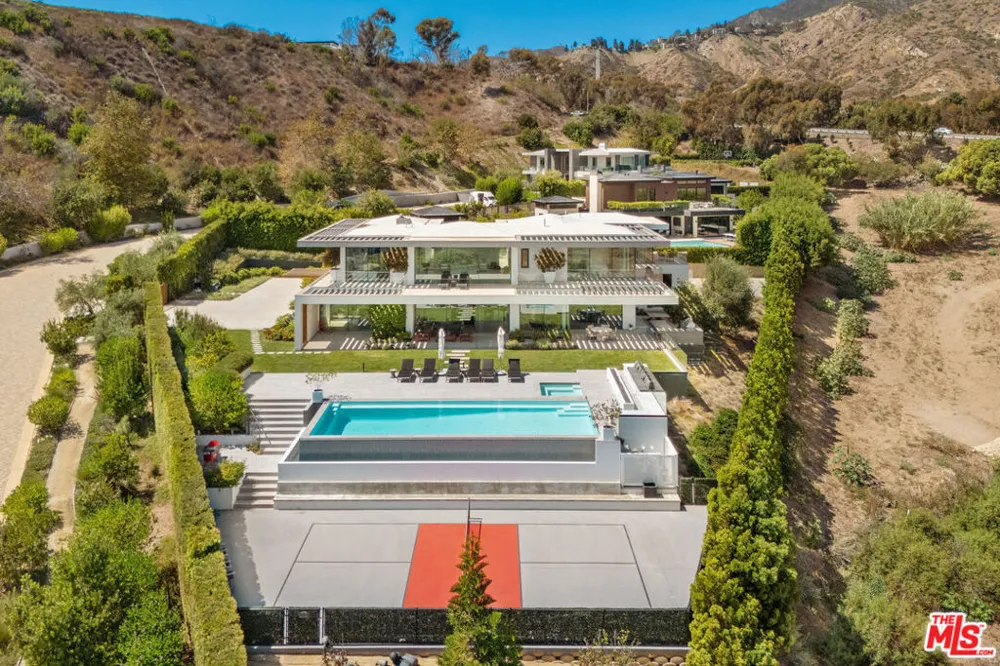 23919 Malibu Road Malibu, CA 90265