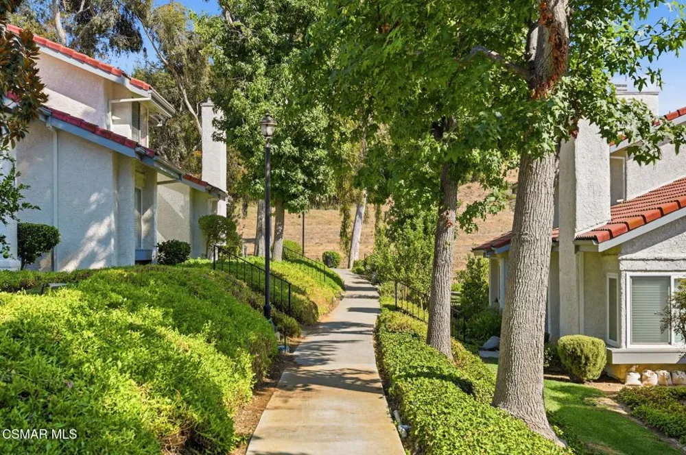 974 Quarterhorse Lane Oak Park, CA 91377