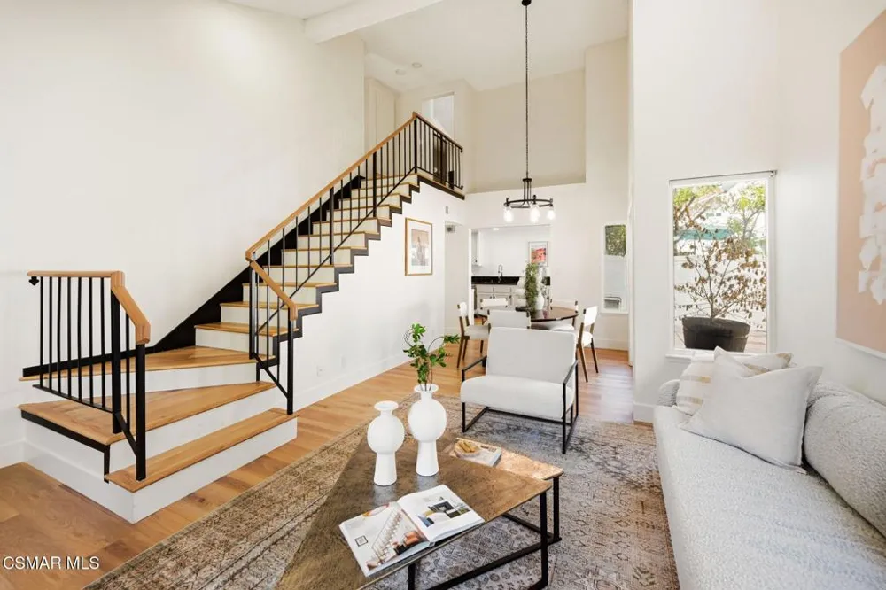 974 Quarterhorse Lane Oak Park, CA 91377