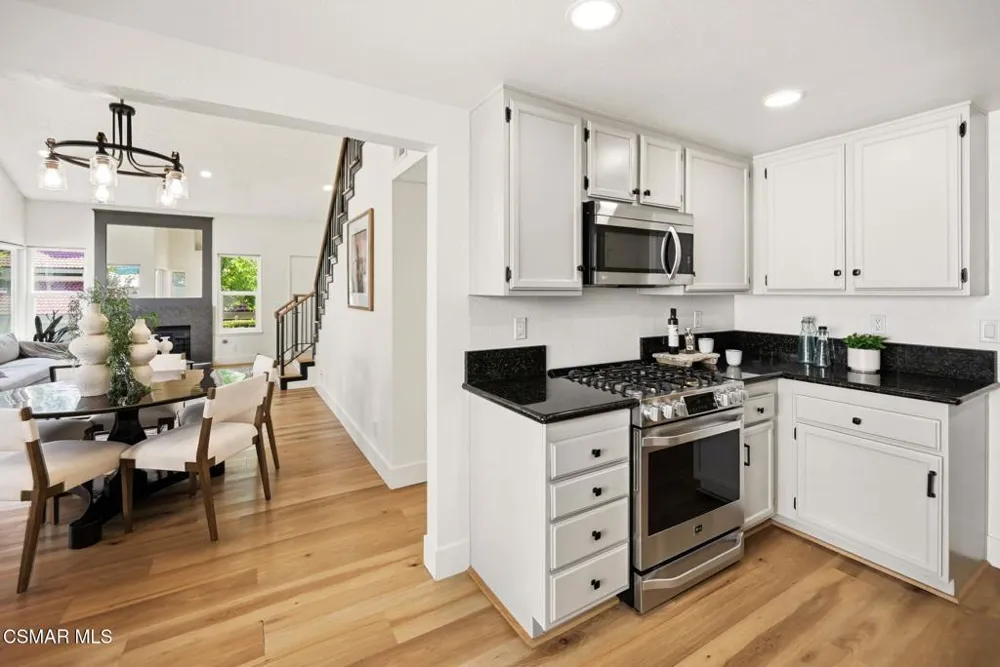 974 Quarterhorse Lane Oak Park, CA 91377