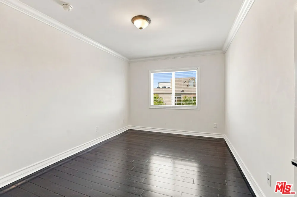 1828 Glendon Avenue #PH3 Los Angeles, CA 90025
