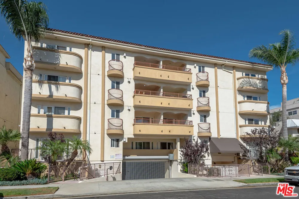 1828 Glendon Avenue #PH3 Los Angeles, CA 90025