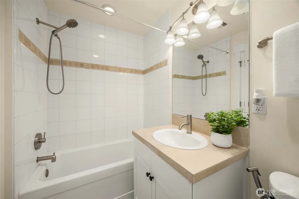 900 228th Avenue NE #14B Sammamish, WA 98074