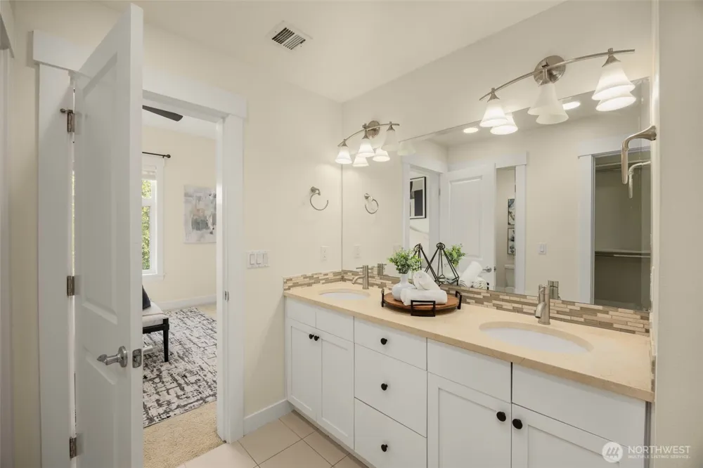 900 228th Avenue NE #14B Sammamish, WA 98074
