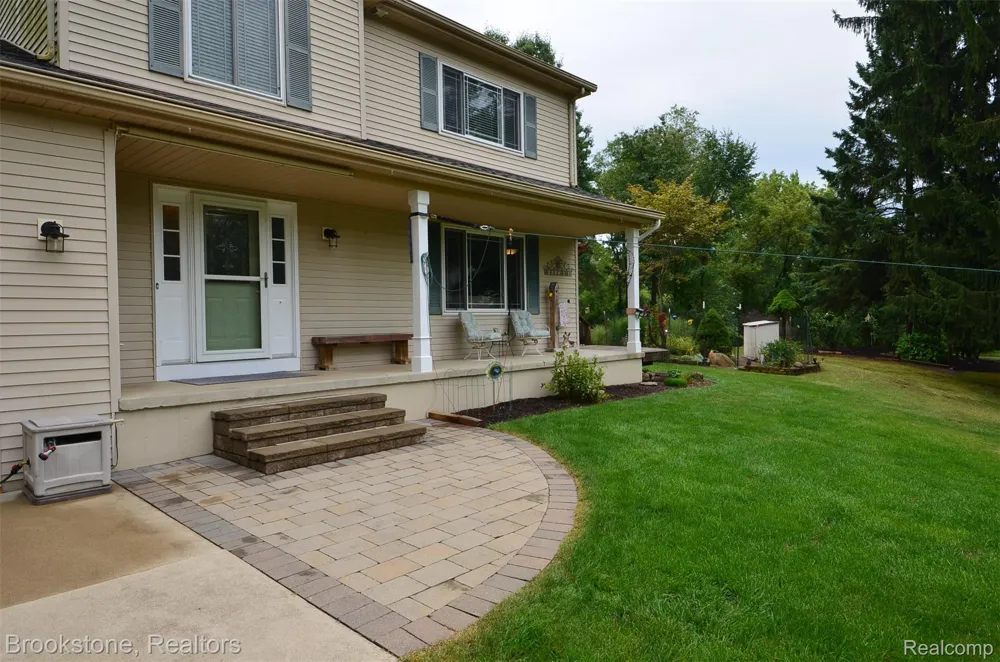 9828 Hadley Road Independence Charter Township, MI 48348
