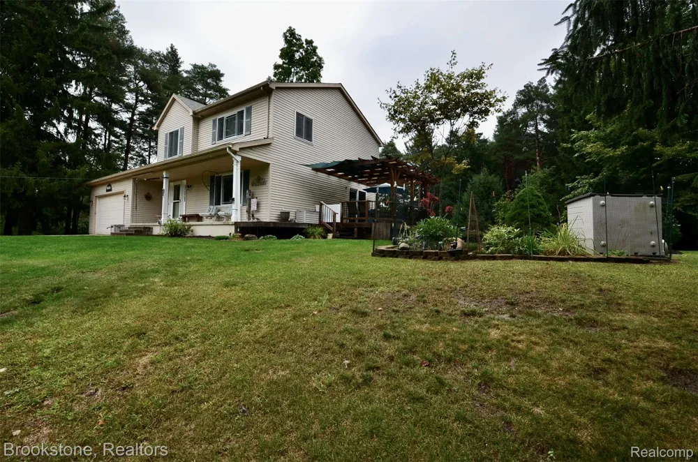9828 Hadley Road Independence Charter Township, MI 48348