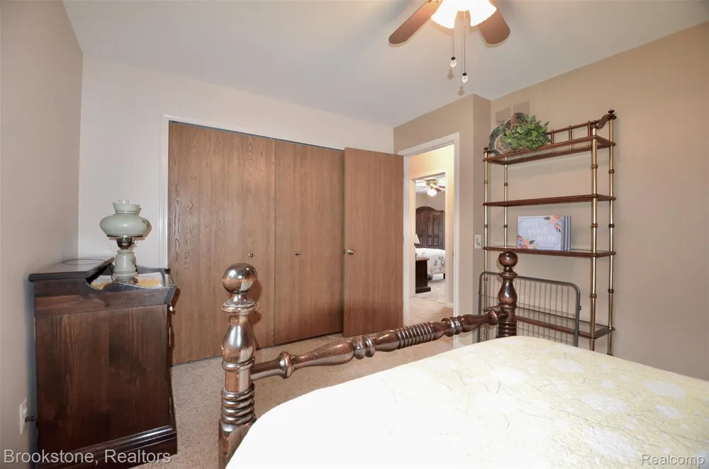 9828 Hadley Road Independence Charter Township, MI 48348