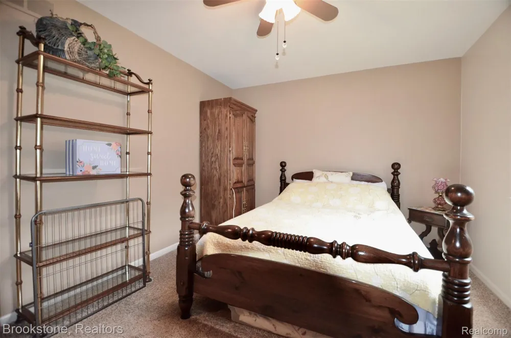 9828 Hadley Road Independence Charter Township, MI 48348