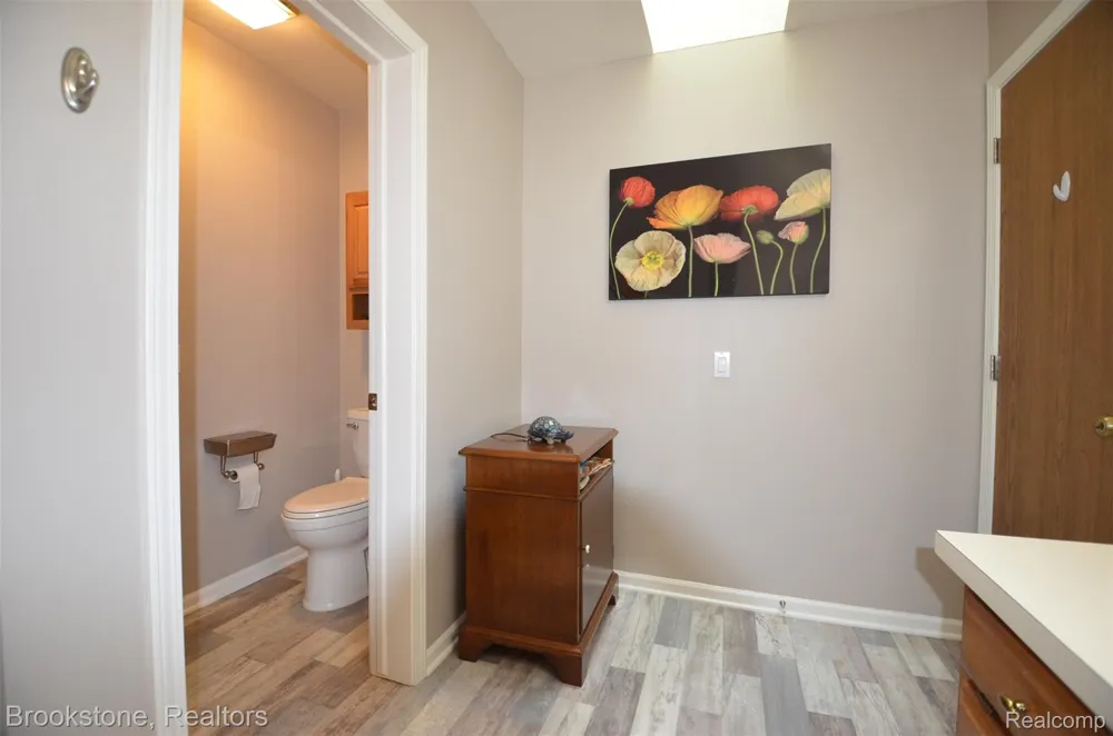 9828 Hadley Road Independence Charter Township, MI 48348