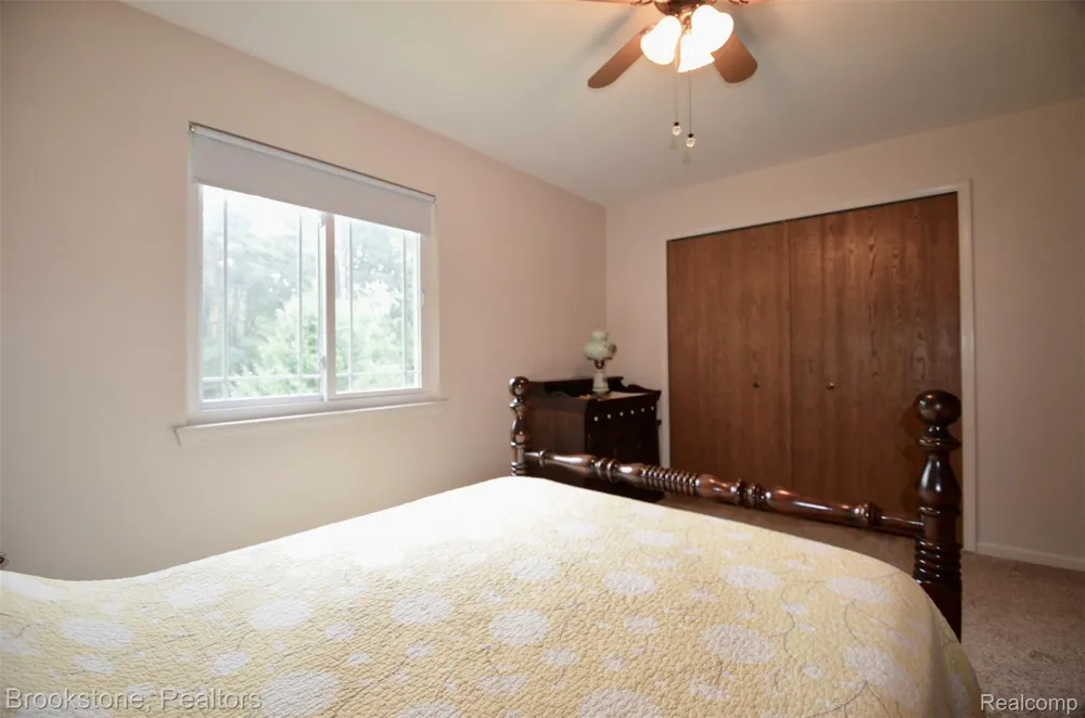 9828 Hadley Road Independence Charter Township, MI 48348