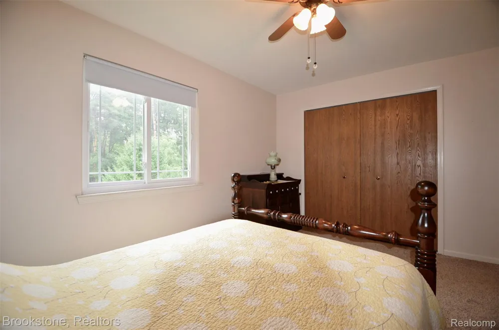 9828 Hadley Road Independence Charter Township, MI 48348