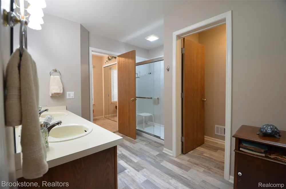 9828 Hadley Road Independence Charter Township, MI 48348