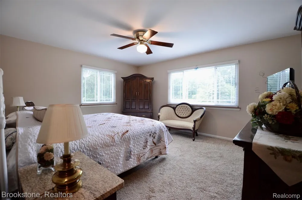 9828 Hadley Road Independence Charter Township, MI 48348