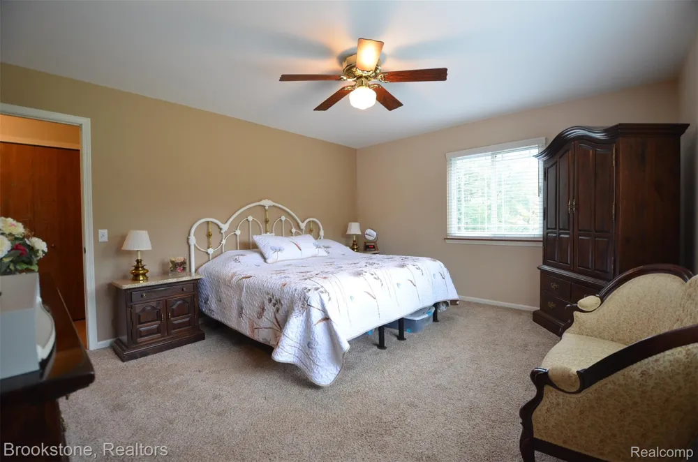 9828 Hadley Road Independence Charter Township, MI 48348