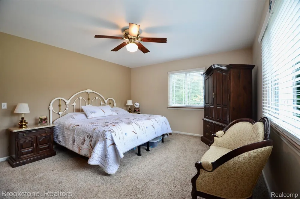 9828 Hadley Road Independence Charter Township, MI 48348