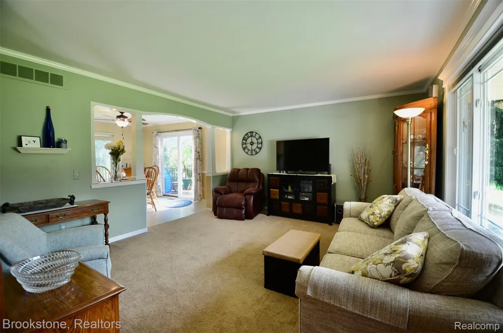 9828 Hadley Road Independence Charter Township, MI 48348