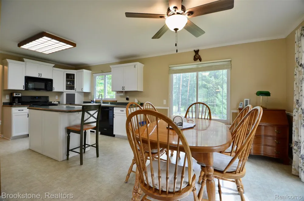 9828 Hadley Road Independence Charter Township, MI 48348