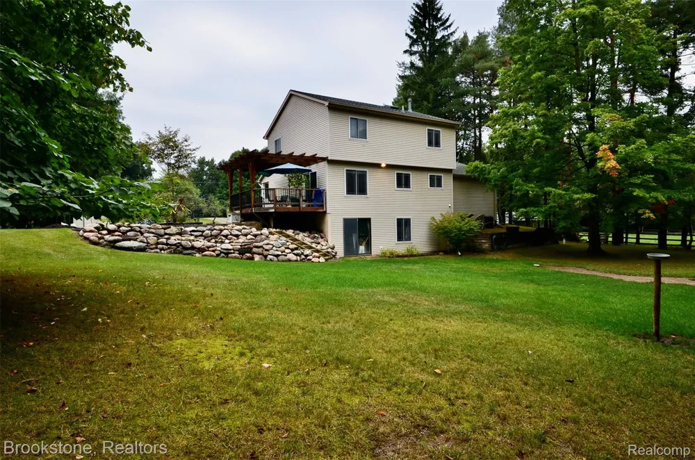 9828 Hadley Road Independence Charter Township, MI 48348