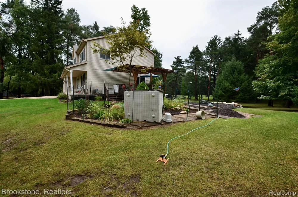 9828 Hadley Road Independence Charter Township, MI 48348