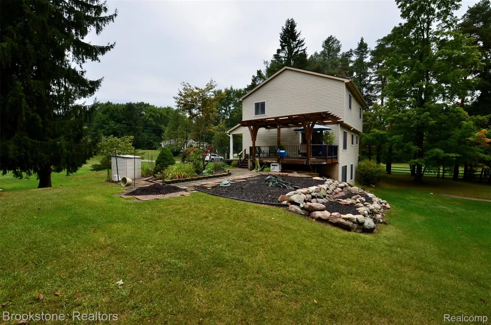 9828 Hadley Road Independence Charter Township, MI 48348