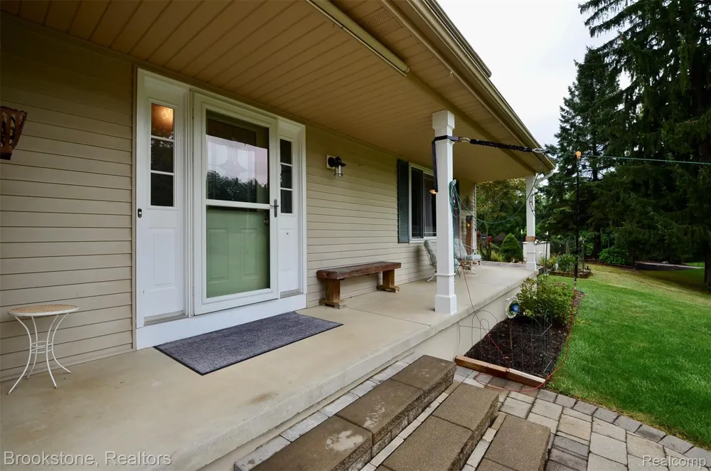 9828 Hadley Road Independence Charter Township, MI 48348