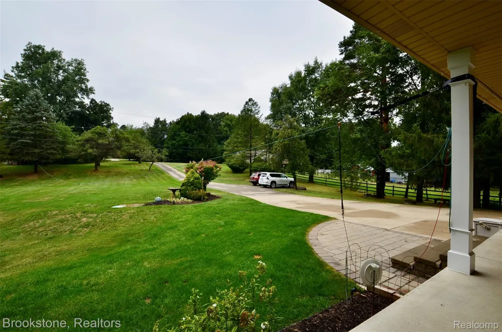 9828 Hadley Road Independence Charter Township, MI 48348