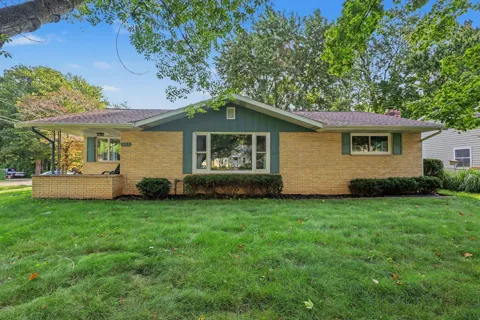 997 Colonial Court