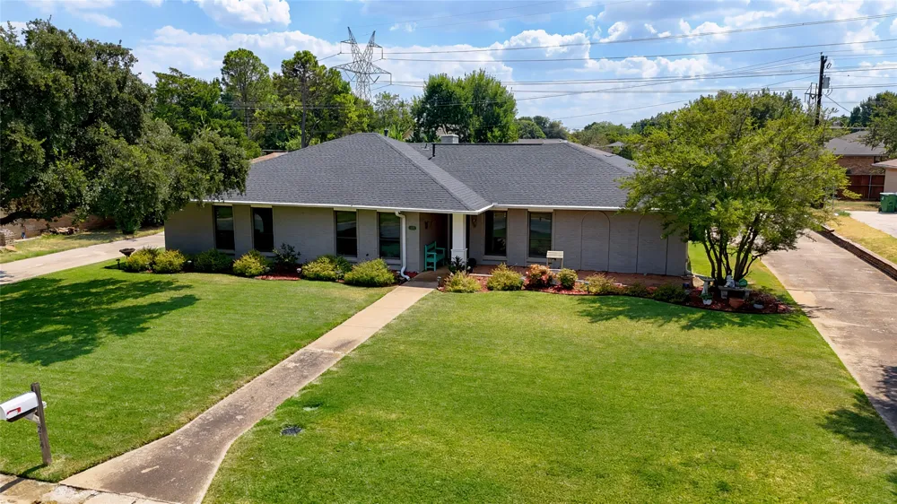 214 Bexar Drive Highland Village, TX 75077