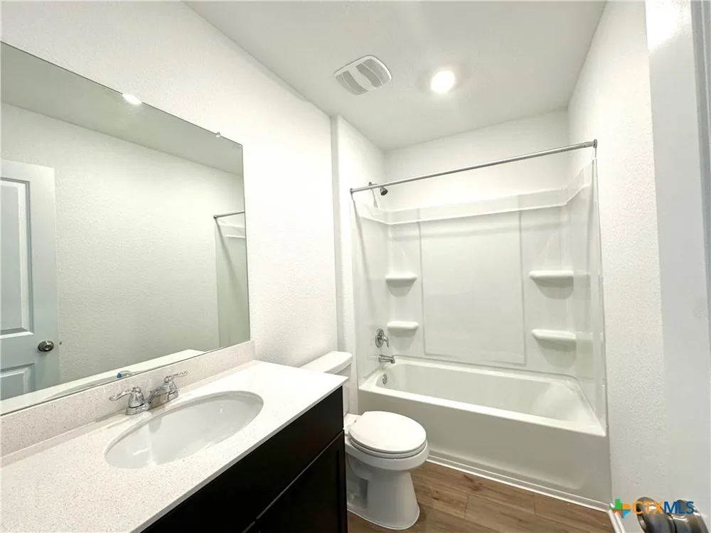 876 Rancho Del Cielo Loop Jarrell, TX 76537