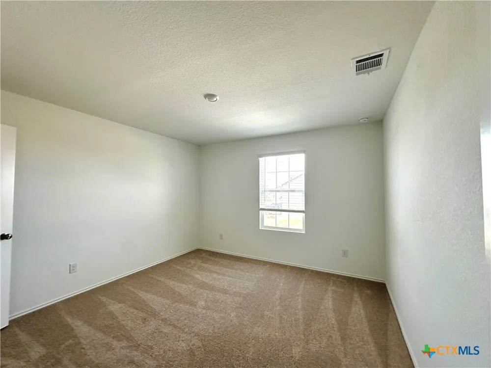 876 Rancho Del Cielo Loop Jarrell, TX 76537