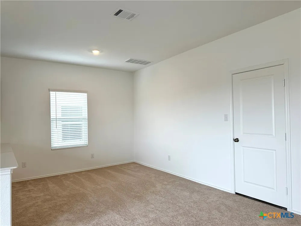 876 Rancho Del Cielo Loop Jarrell, TX 76537