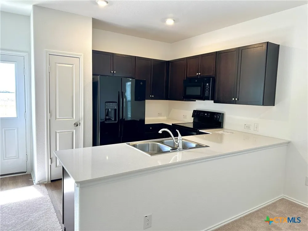 876 Rancho Del Cielo Loop Jarrell, TX 76537