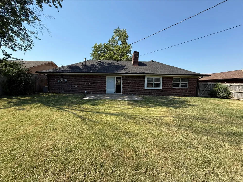 9026 E 28th Street Tulsa, OK 74129